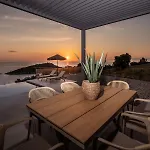 Ventalia Villas, 3br Sea View And Infinity Pool By Mana Gers Vilă