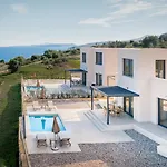 Villa Ventalia Villas, 3br Sea View And Infinity Pool By Mana Gers