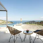 Villa Ventalia Villas, 3br Sea View And Infinity Pool By Mana Gers *