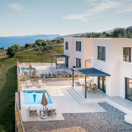 Villa Ventalia Villas, 3br Sea View And Infinity Pool By Mana Gers
