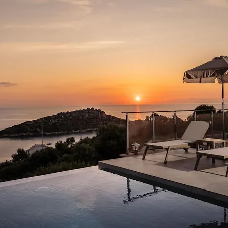 Ventalia Villas, 3br Sea View And Infinity Pool By Mana Gers Villa